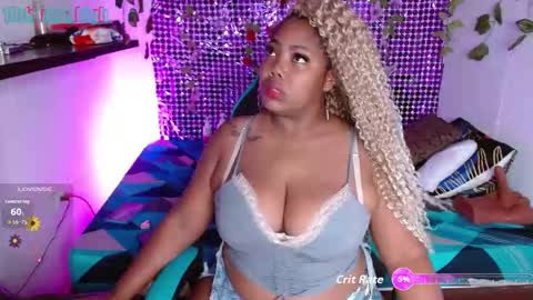 Snapshot of niawk_ chatting on September 18, 1:04 pm Niawk online show from September 18, 1:04 pm