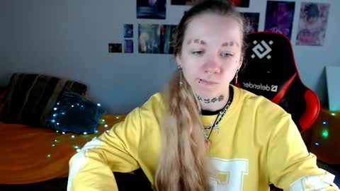 nica_kawaii online show from May 24, 12:23 pm