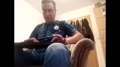 Snapshot of nicefuck0077 chatting on October 12, 7:38 pm nicefuck0077 online show from October 12, 7:38 pm