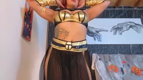 Nicolle  online show from October 31, 12:38 pm