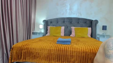 Sophie online show from April 9, 6:19 am