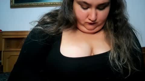 Nicholle online show from December 21, 12:06 am