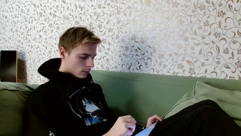 Snapshot of nicksuper8 chatting on December 8, 5:01 pm Nick online show from December 8, 5:01 pm