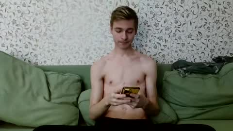 Snapshot of nicksuper8 chatting on December 15, 1:43 pm Nick online show from December 15, 1:43 pm