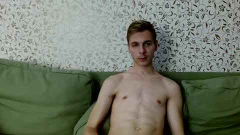 Snapshot of nicksuper8 chatting on December 3, 2:09 am Nick online show from December 3, 2:09 am