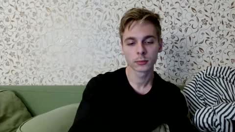 Snapshot of nicksuper8 chatting on December 3, 9:39 am Nick online show from December 3, 9:39 am