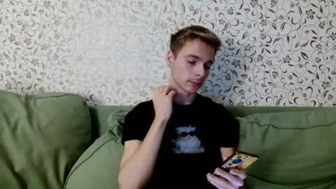 Snapshot of nicksuper8 chatting on December 4, 2:36 am Nick online show from December 4, 2:36 am