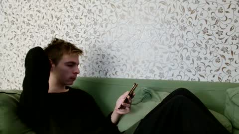 Snapshot of nicksuper8 chatting on December 10, 6:28 pm Nick online show from December 10, 6:28 pm