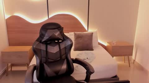 Nicky  online show from November 4, 2:24 am