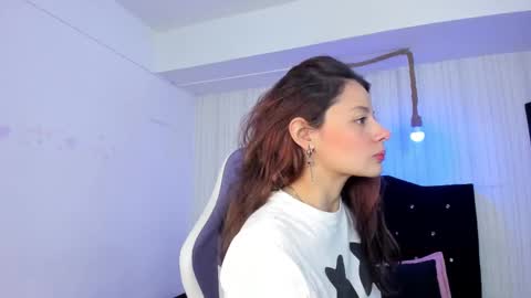 Snapshot of nicky_pop chatting on October 6, 6:37 pm nicky_pop online show from October 6, 6:37 pm