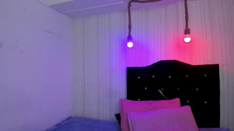Snapshot of nicky_pop chatting on October 20, 6:35 pm nicky_pop online show from October 20, 6:35 pm