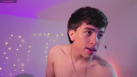 Nicolas online show from December 5, 8:17 pm