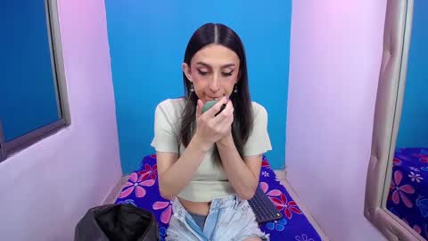 nicol_grey1302 online show from January 12, 2:18 am