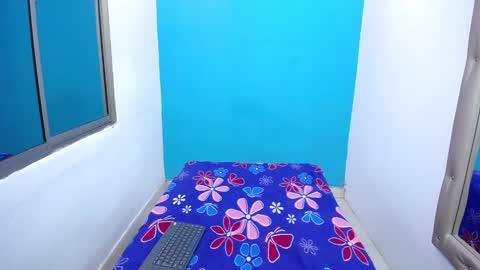 nicol_grey1302 online show from January 18, 3:26 am