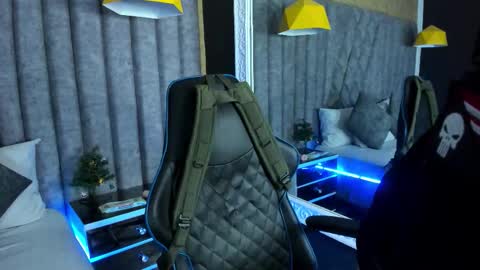 Nicolai online show from December 21, 12:00 pm