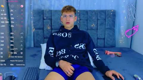 nicolastorres__ online show from May 6, 4:29 am
