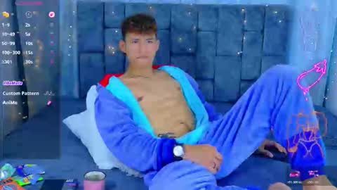 nicolastorres__ online show from May 11, 5:03 am