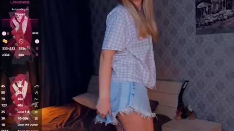 Snapshot of nicolavanderbie chatting on October 3, 5:54 pm Nicoletta online show from October 3, 5:54 pm