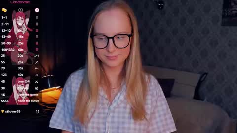 Snapshot of nicolavanderbie chatting on October 10, 5:41 pm Nicoletta online show from October 10, 5:41 pm