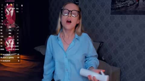 Snapshot of nicolavanderbie chatting on October 12, 6:43 pm Nicoletta online show from October 12, 6:43 pm