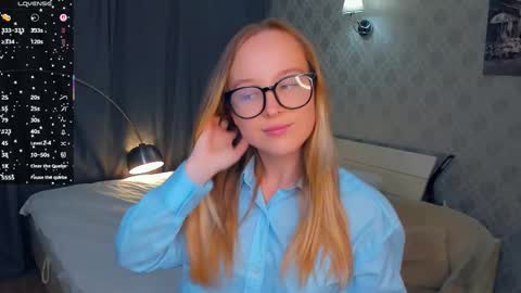 Snapshot of nicolavanderbie chatting on October 19, 6:12 pm Nicoletta online show from October 19, 6:12 pm