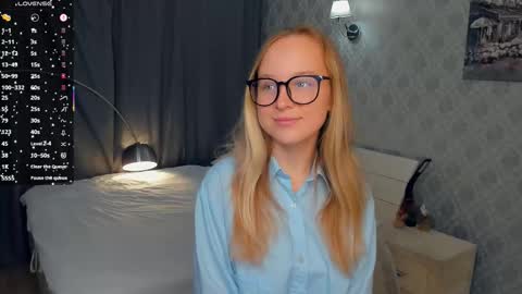 Snapshot of nicolavanderbie chatting on October 15, 5:36 pm Nicoletta online show from October 15, 5:36 pm
