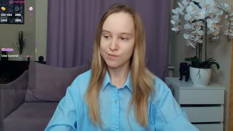 Nicoletta online show from March 2, 7:09 pm