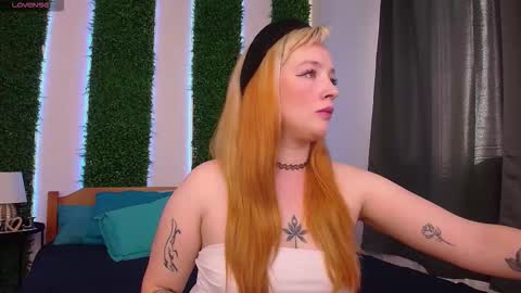 Snapshot of nicole__aniston__ chatting on October 10, 12:11 pm Nicole online show from October 10, 12:11 pm