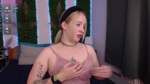 Snapshot of nicole__aniston__ chatting on January 6, 3:19 pm Nicole online show from January 6, 3:19 pm