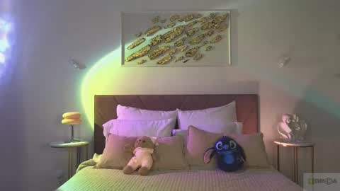 Nicole online show from November 8, 9:29 pm