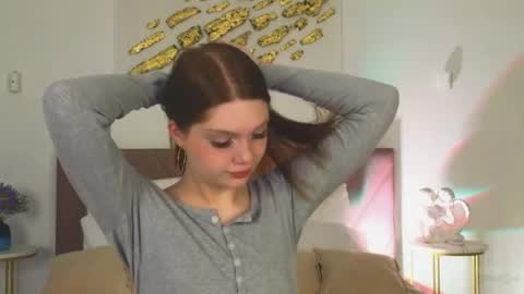 Nicole online show from April 16, 9:39 pm