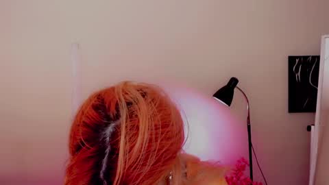 Snapshot of nicole_g0ld_ chatting on December 28, 2:22 am Nicole online show from December 28, 2:22 am
