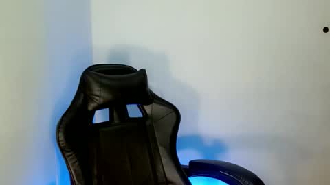 Snapshot of nicole_kiss01 chatting on October 5, 10:23 am nicole_kiss01 online show from October 5, 10:23 am