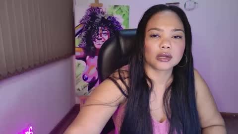 nicole_lushh online show from April 14, 1:53 am