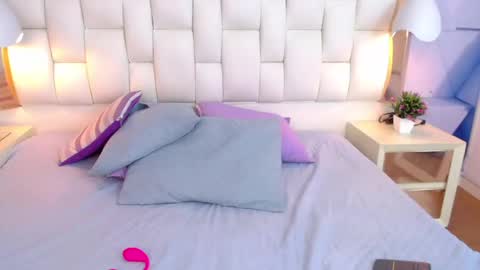 Nicole online show from November 14, 11:23 am