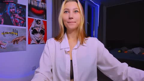 Snapshot of nicole_matt chatting on December 4, 11:52 pm Nicole online show from December 4, 11:52 pm