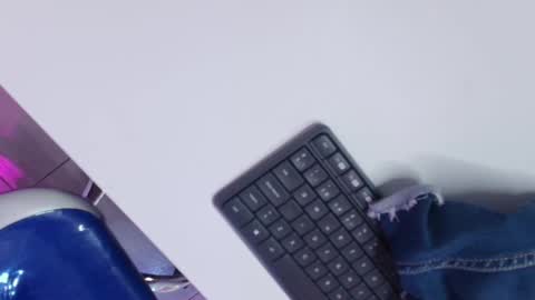 Nicolle online show from February 26, 11:46 am