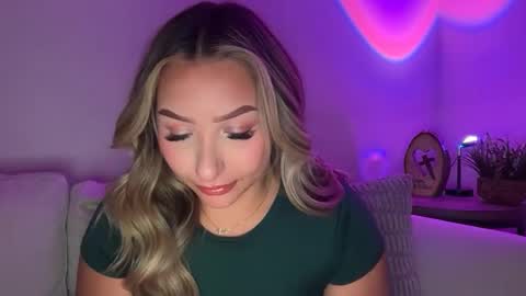 nicolelovesyou444 online show from May 20, 10:43 am