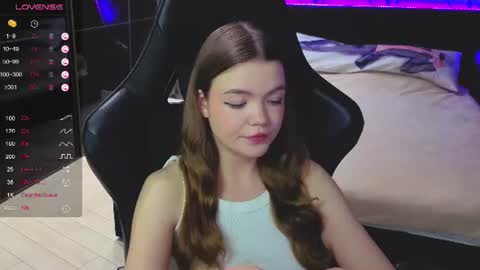 NicoleMeew online show from June 26, 7:41 pm