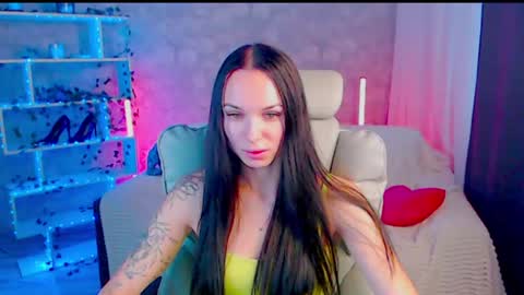 Nicole online show from August 9, 1:49 pm