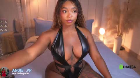 nicoleth18 online show from May 11, 1:29 pm