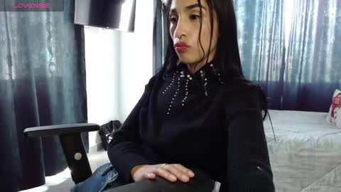 Nicole online show from January 9, 6:57 pm