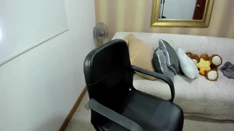Snapshot of nicolettcolin chatting on September 24, 8:48 pm Nicolettcolin online show from September 24, 8:48 pm