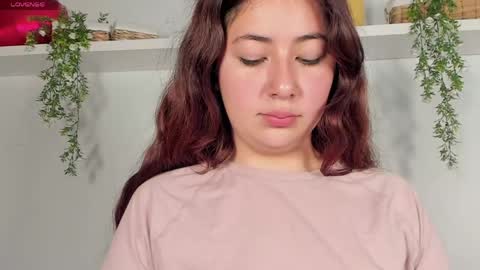 nicolle_evanss_ online show from May 30, 5:39 am