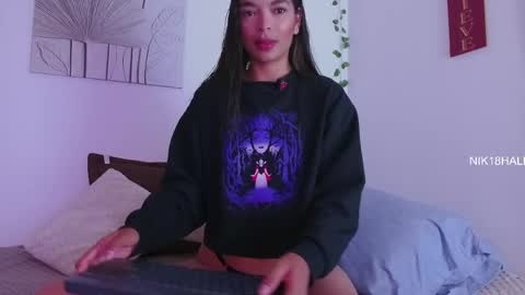 Nicolle online show from April 19, 9:54 am