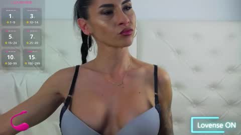 Nicolle online show from October 20, 7:13 am