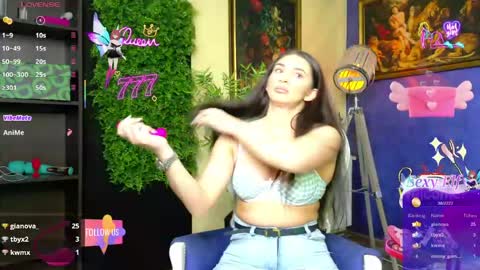 Nicolle online show from June 6, 2:34 pm