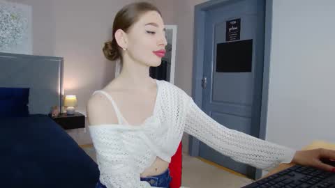 NicolRos online show from January 10, 1:38 pm