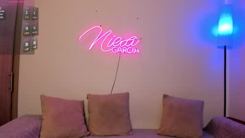 Niela  online show from February 12, 3:48 pm