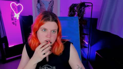 Snapshot of nielletablossom chatting on March 10, 2:16 pm Nellie online show from March 10, 2:16 pm